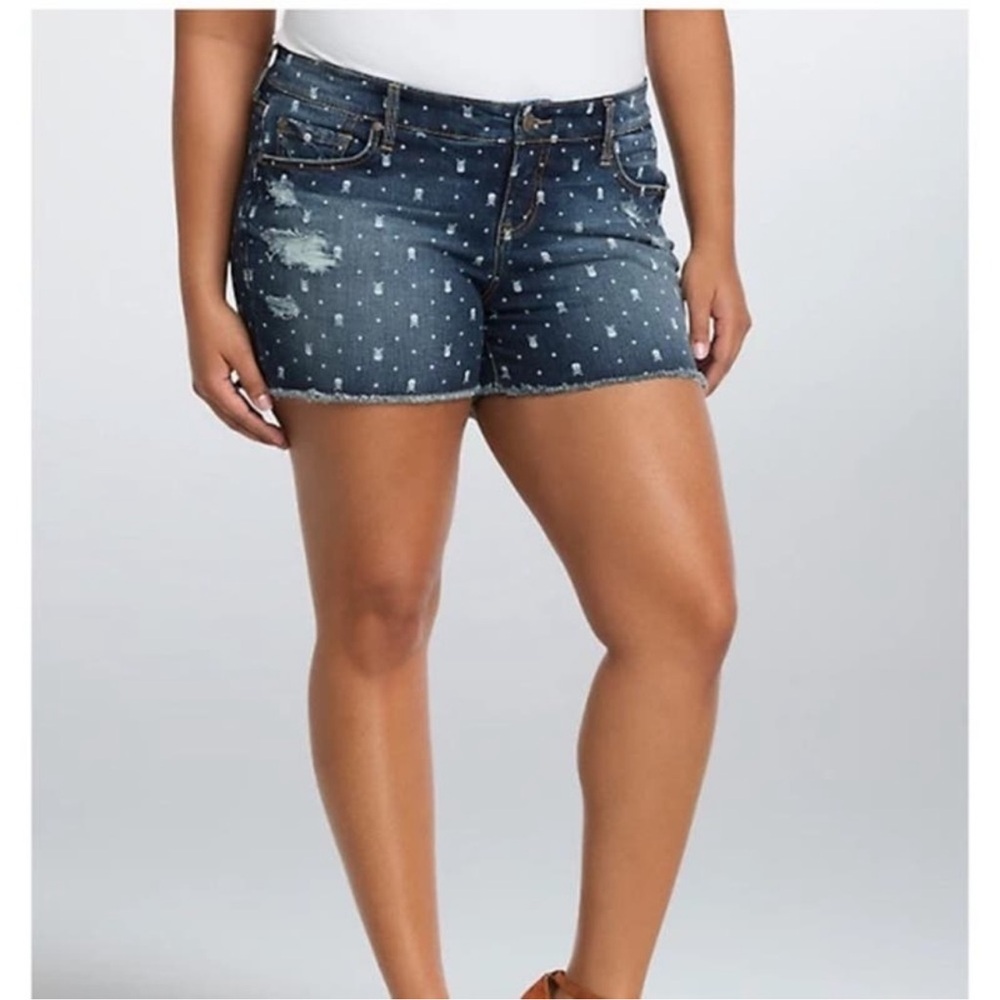 TORRID SKULL PRINT cut off Jean shorts